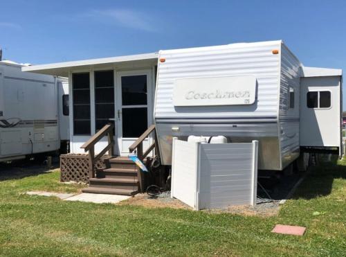 Rogers Bay House | Cozy Camper NTB