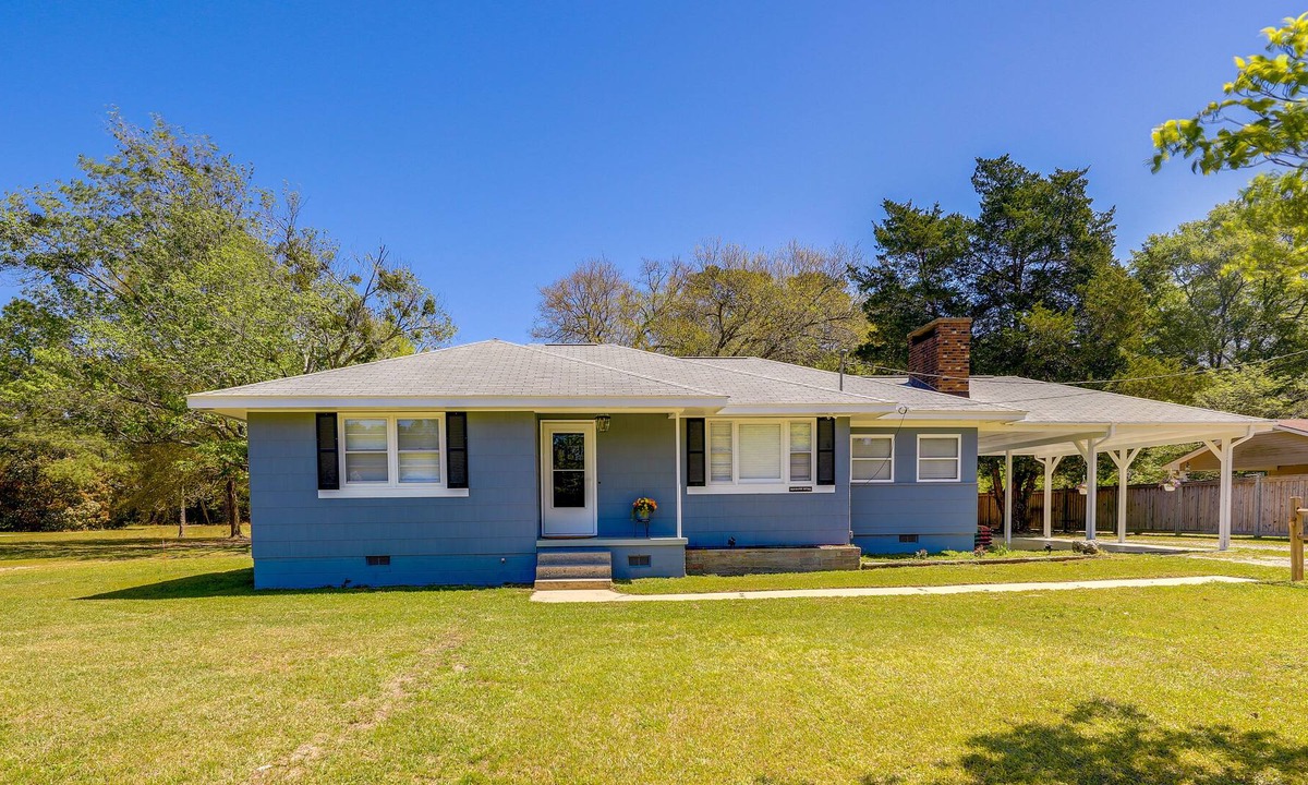 Arapahoe House | Cozy Country Getaway in Grantsboro Near Beaches!