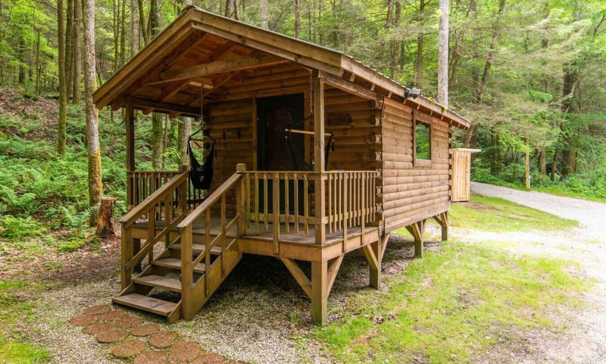 Rogers Cabin | Cozy Creek- Firepit, Hiking, Creekside, Private