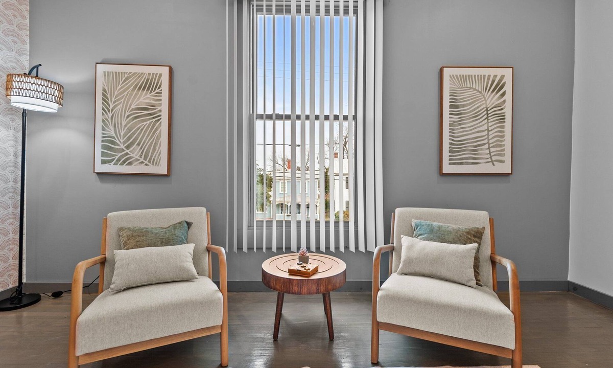 Washington Apartment | Cozy Downtown Washington Haven-Walk to Waterfront