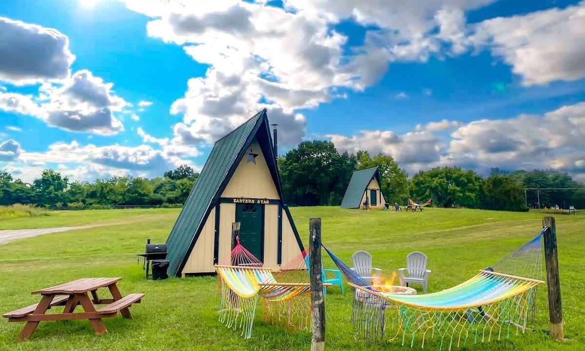 Carthage Cabin | Cozy Farm Stay with Memory Foam Beds, Fire Pit & Country Breakfast Near Nashville