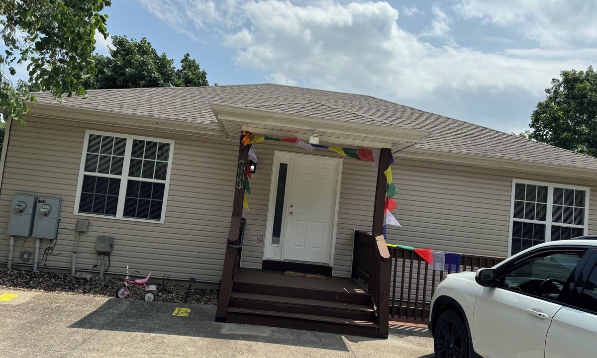 Branson Theater District House | Cozy house close to the Branson strip and all golfing courses! kids friendly.