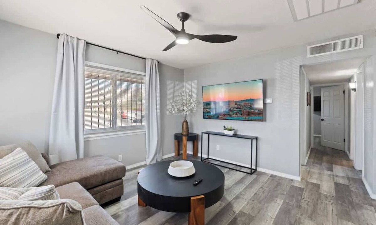 Biggs Field Apartment | Cozy Modern Retreat 2BR/1BA Near Fort Bliss