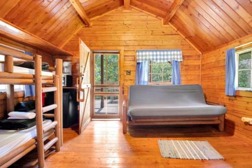 Bloomington House | Cozy Rustic Cabin with Views