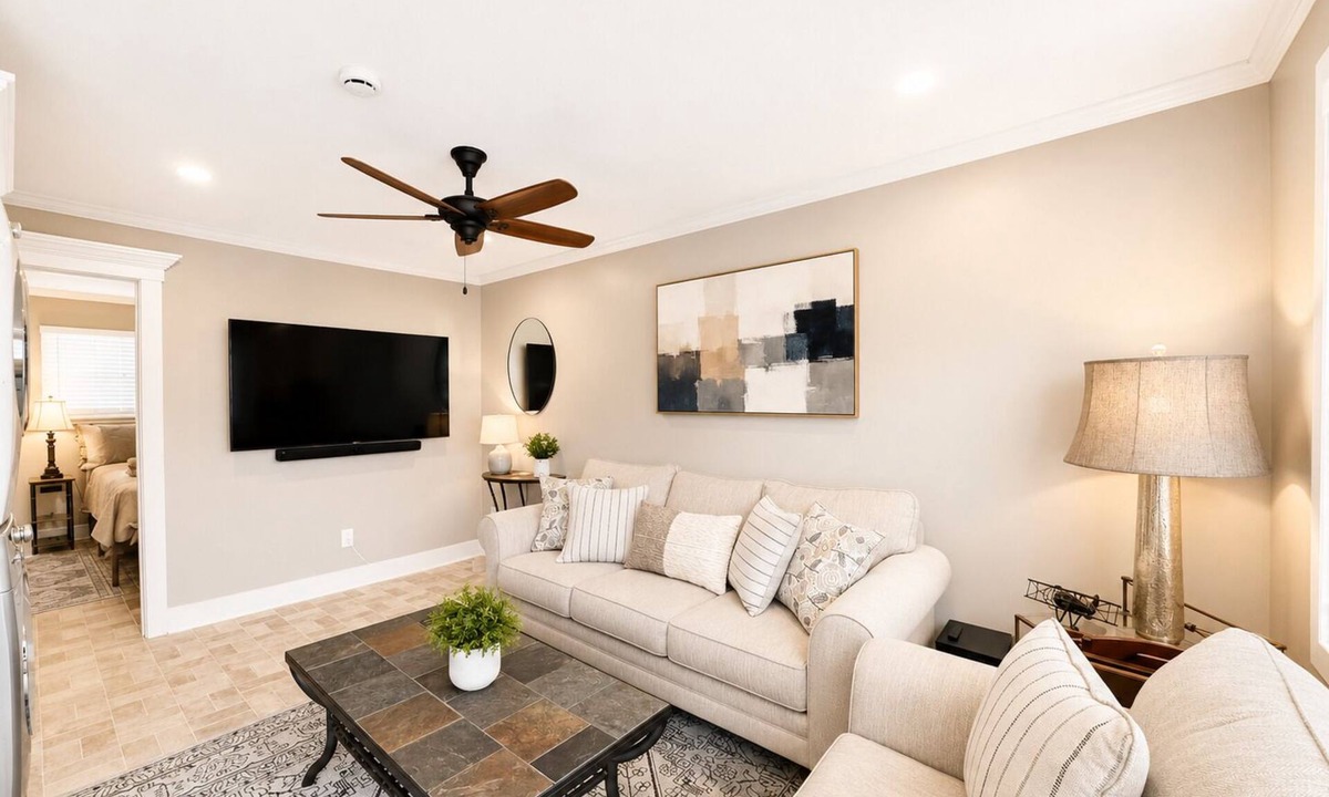 Spring Hill House | Cozy Spring Hill Getaway King Beds Central Location