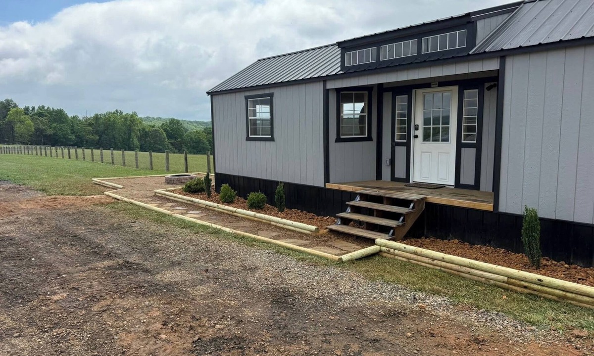 Dickson County Cabin | Cozy stay at Baling Out Farms
