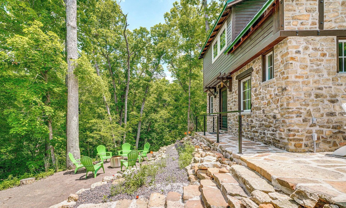 Cook Station Cottage | Cozy Steelville Retreat: River + Trail Access!