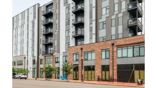 Downtown Louisville Apartment | CozySuites at Main & Clay