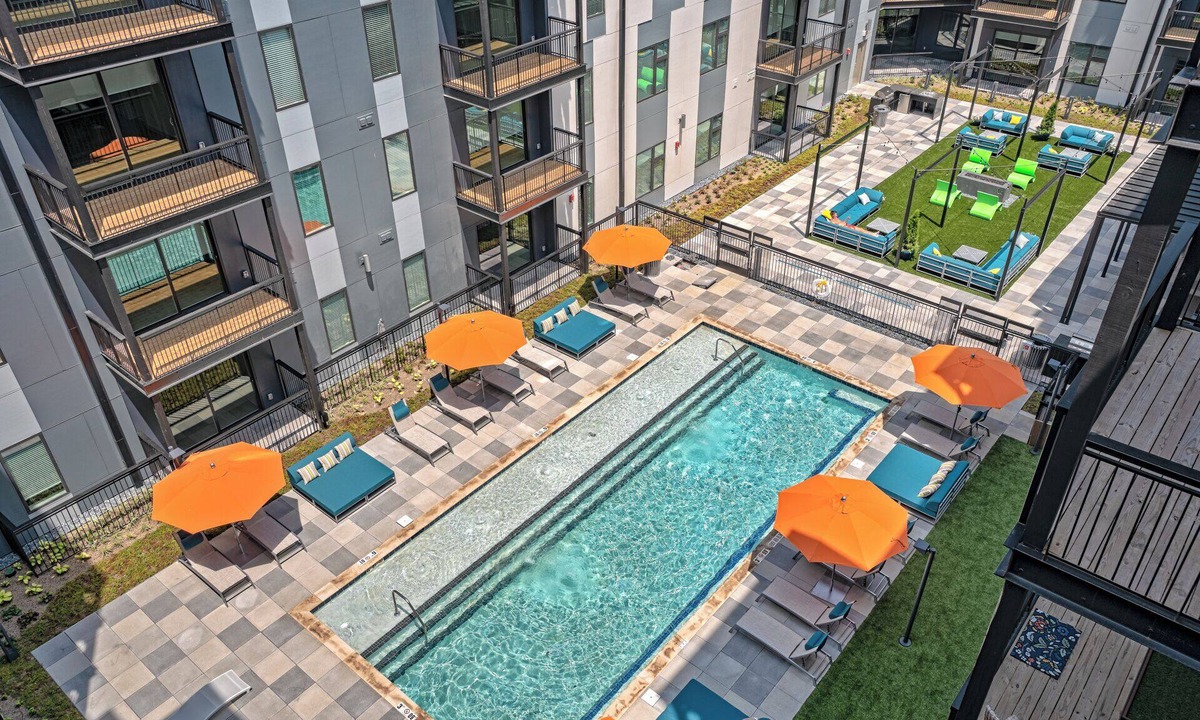 Downtown Louisville Apartment | CozySuites at Nulu