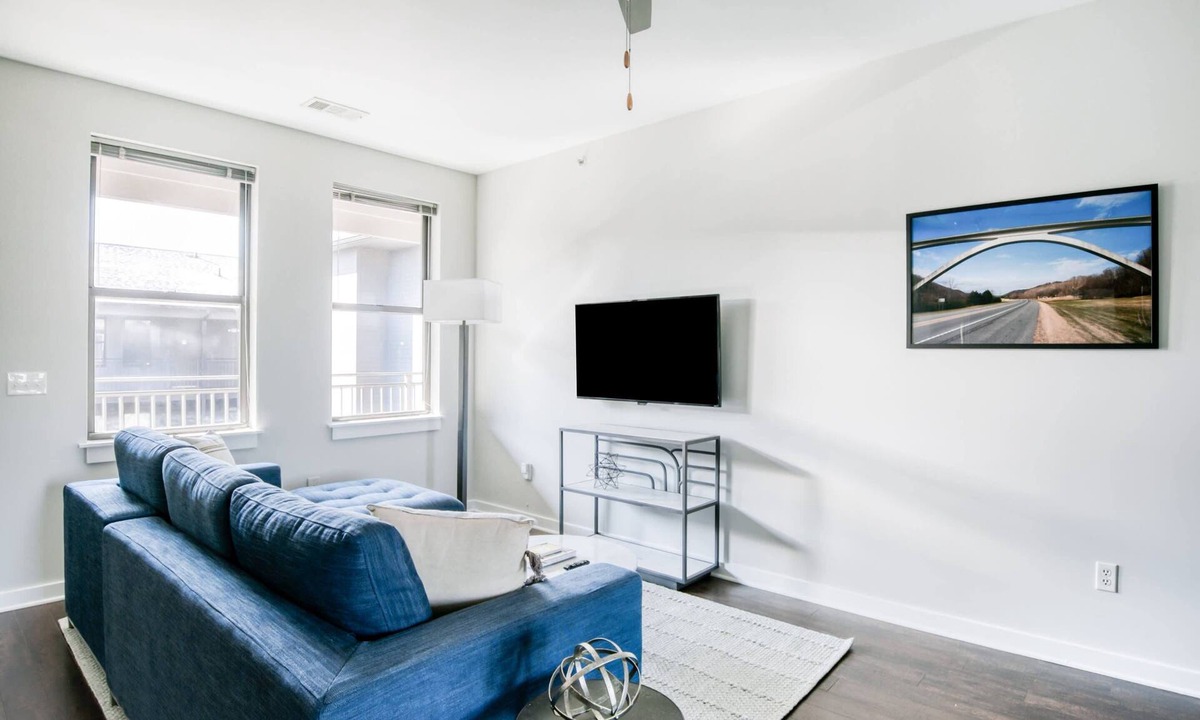 Hillsboro Village Apartment | CozySuites Music Row Chic 1BR in Nashville! 42