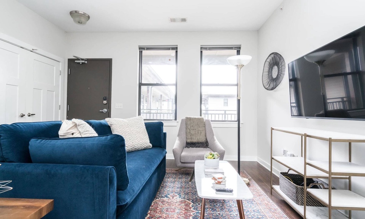 Hillsboro Village Apartment | CozySuites Music Row Elegant 1BR in Nashville! 21