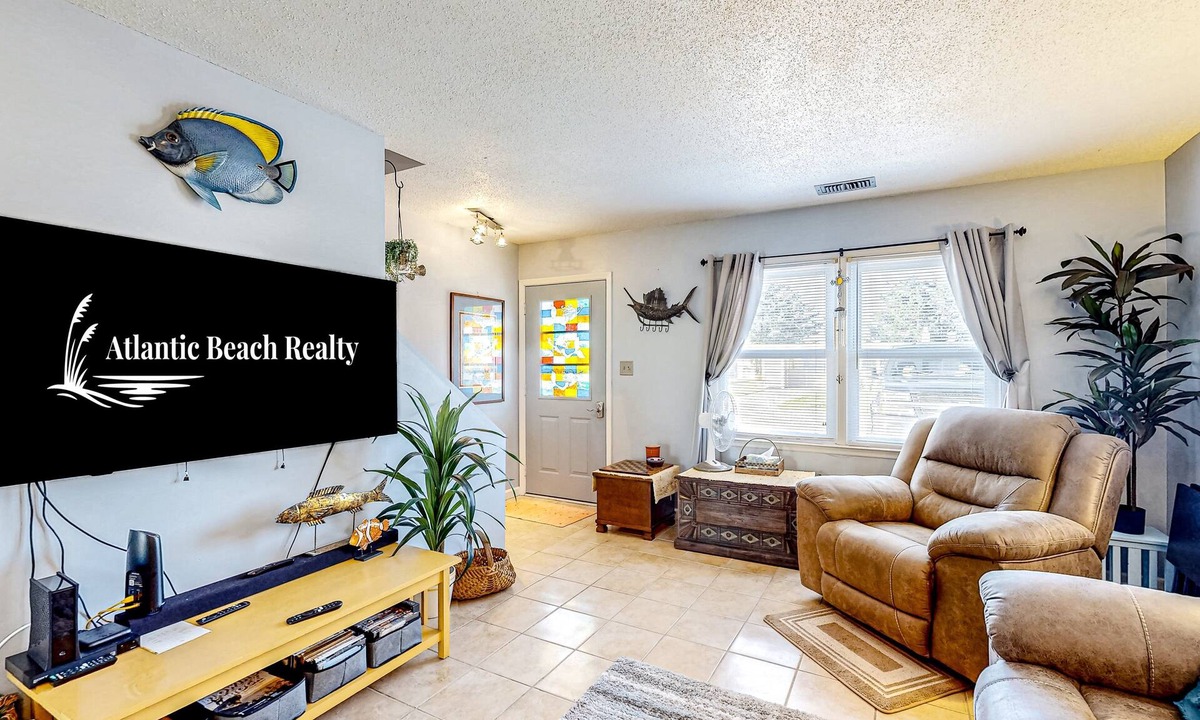 Atlantic Beach Condo | Crystal Coast Charmer: Dog-friendly, walk to the beach!