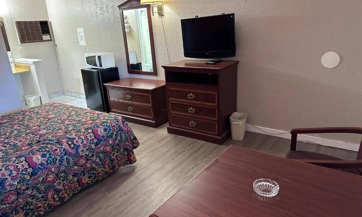 Tulsa Hotel | Crystal Motel
