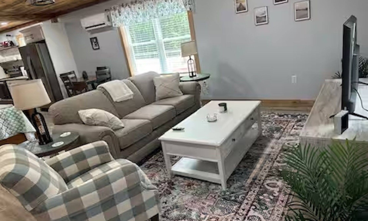 Albany Apartment | Cute, Quaint and Comfortable!