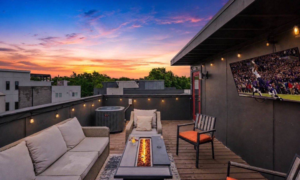 Hadley - Washington House | Cypress-Private Rooftop w/fire pit-Mins 2 Broadway