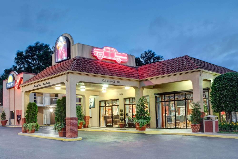 Whitehaven Hotel | Days Inn by Wyndham Memphis at Graceland