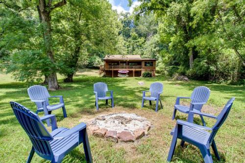 Whiteside House | Dock & Hot Tub: Tennessee River Cabin Getaway