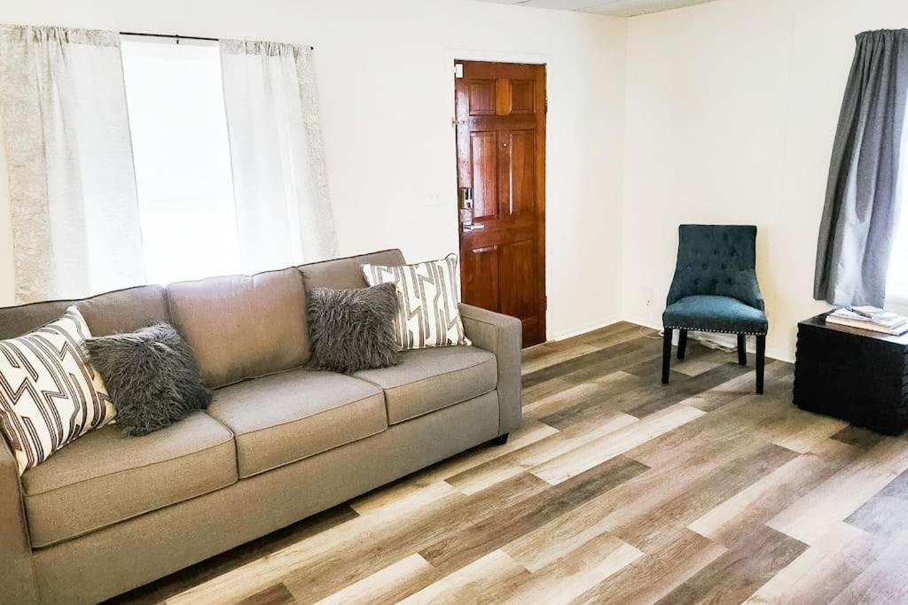 Wyandotte House | Down and Derby- Walk to Churchill Downs!