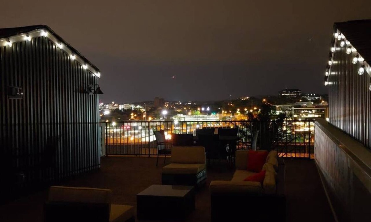 Nashville Apartment | Downtown Escape/Rtop Deck/12 Beds
