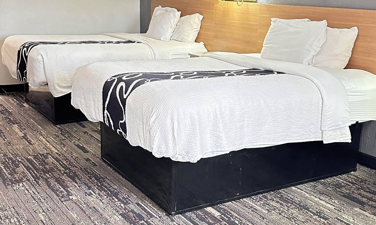 Senatobia Hotel | Dreamland Inn and Suites