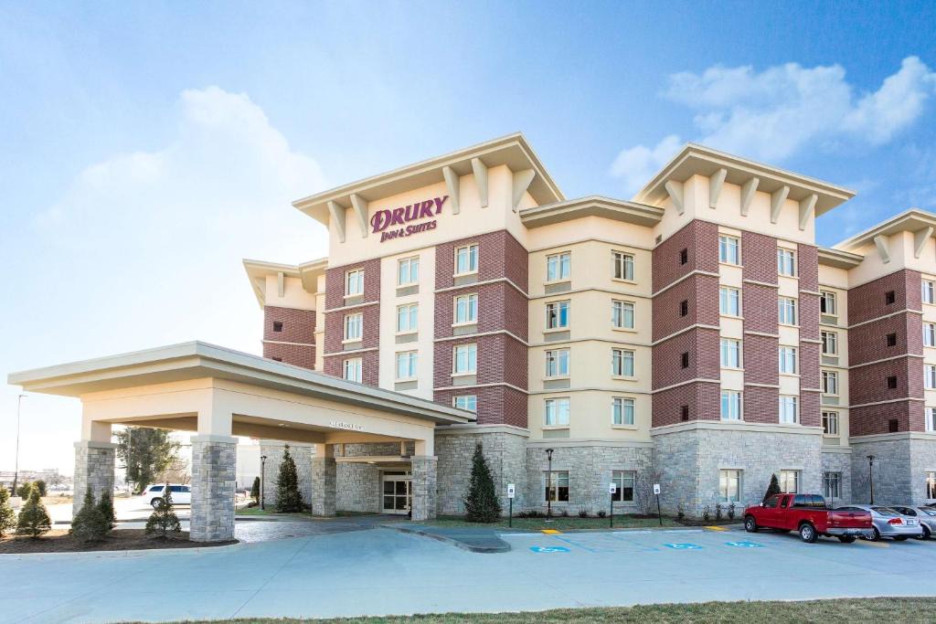 Buechel Hotel | Drury Inn & Suites Louisville North
