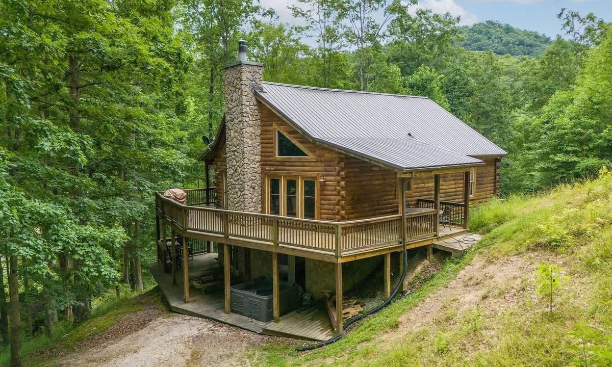 Means Cabin | Eagle View RRG -Hot Tub- Newly updated | WiFi