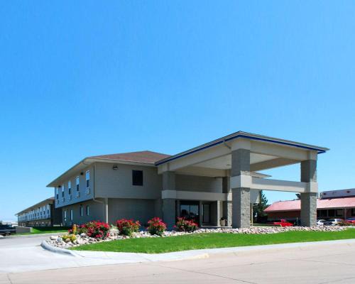 Kearney Hotel | Econo Lodge Inn & Suites Kearney South