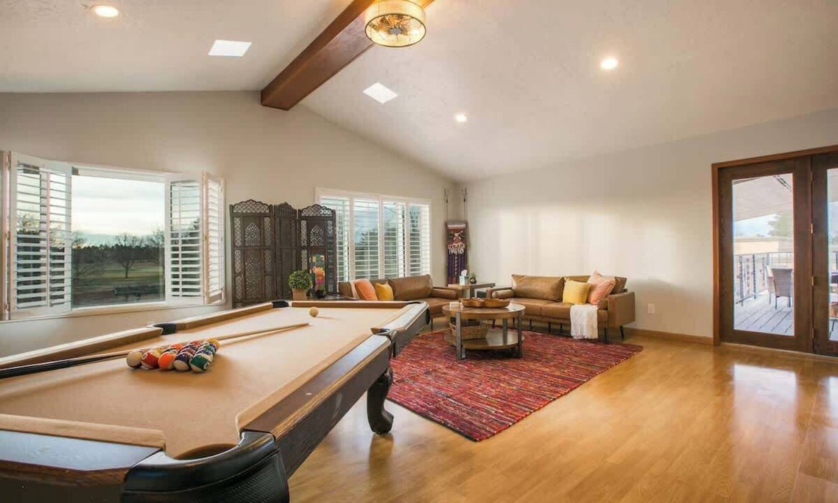 Paradise Hills Civic House | Elegant 5BR Home w/Pool Table