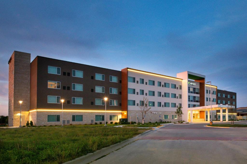 Leawood Hotel | Element by Marriott Overland Park