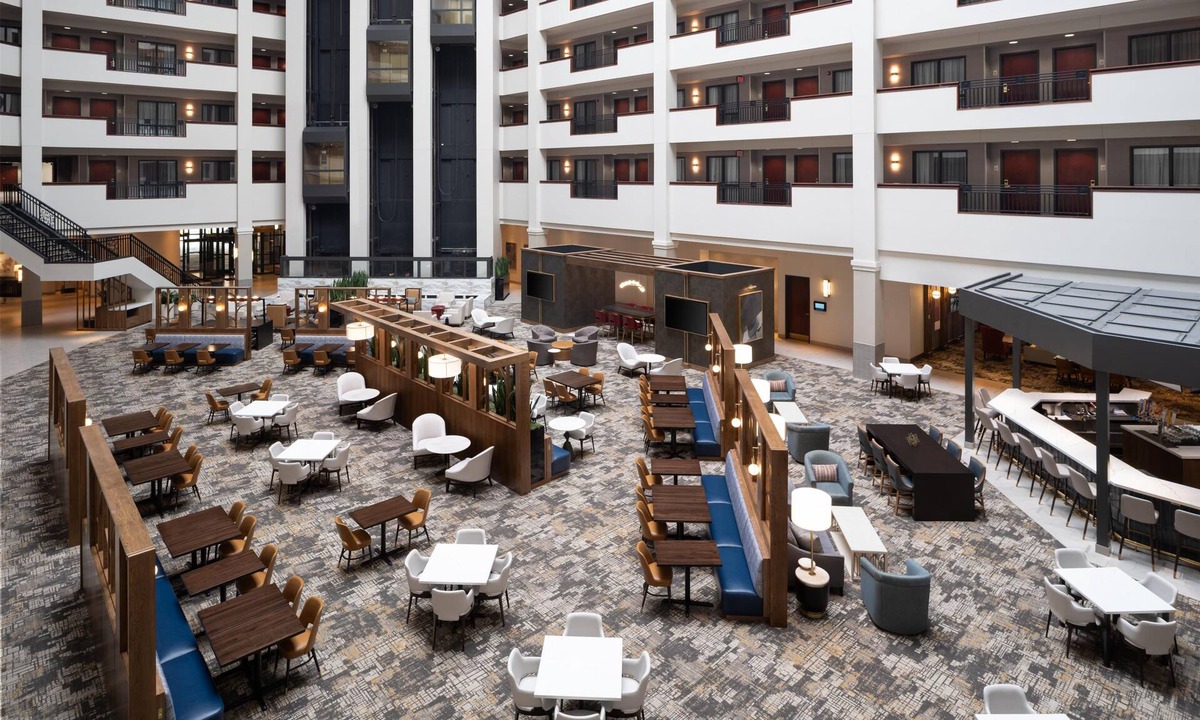 Downtown Lincoln Hotel | Embassy Suites Lincoln