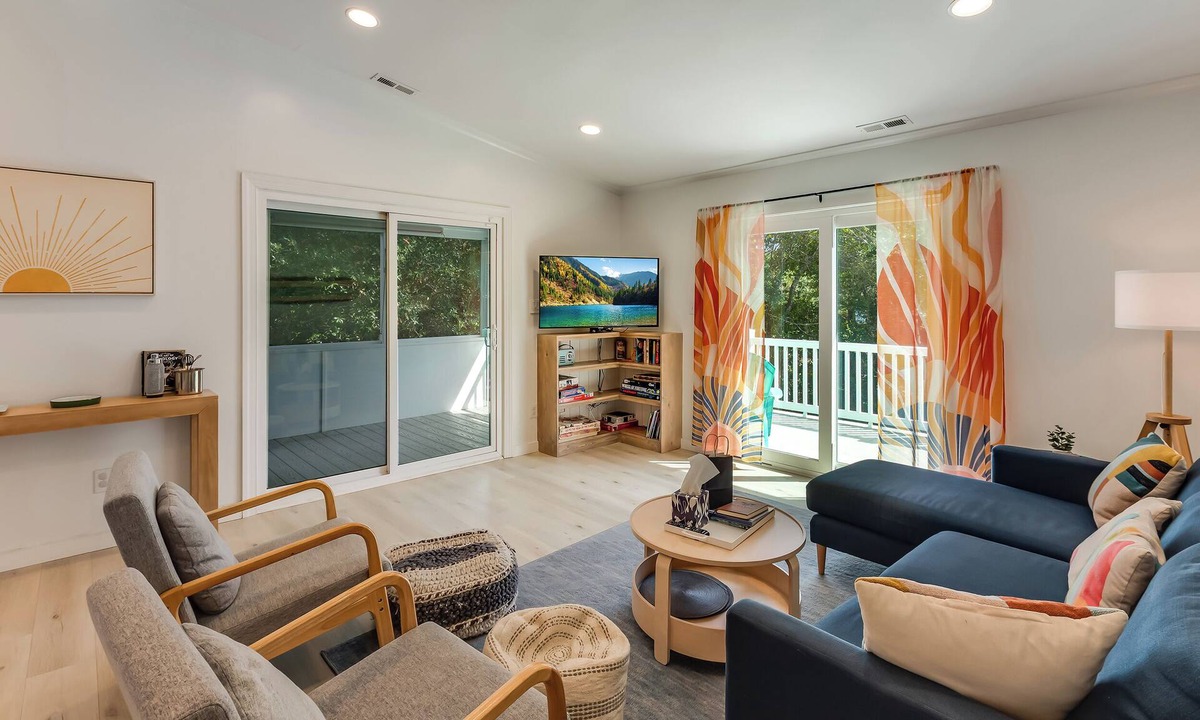Emerald Isle House | Emerald Isle Oceanside, walk to beach, yard, bikes, beach gear, near everything