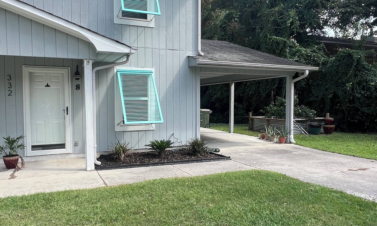 Emerald Isle House | Emerald Isle pet-friendly home with fee & free beach parking & golf cart.