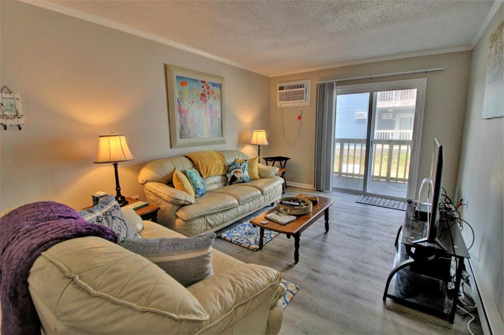 Sneads Ferry House | Enjoy oceanfront views in this cute 2-bedroom condo at North Topsail Beach