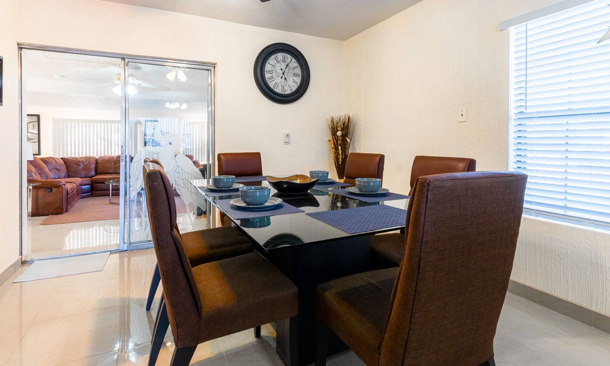 Lakeside House | Entire House Near Paisano UMC/SIERRA PROVIDENCE