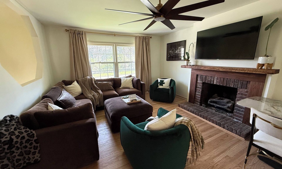 Crescent Hill House | Equestrian Derby Escape