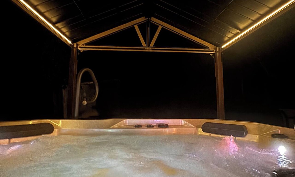Simpson House | Escape to the peaceful beauty of Millstone Cottage in Southern Illinois.