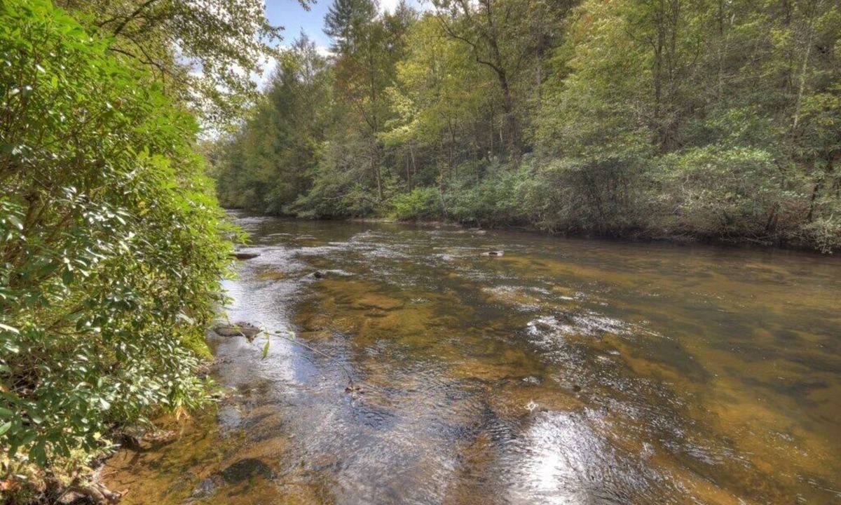 Epworth Cabin | Fade Away on Fightingtown | Hot Tub | Creekside | Pool Table