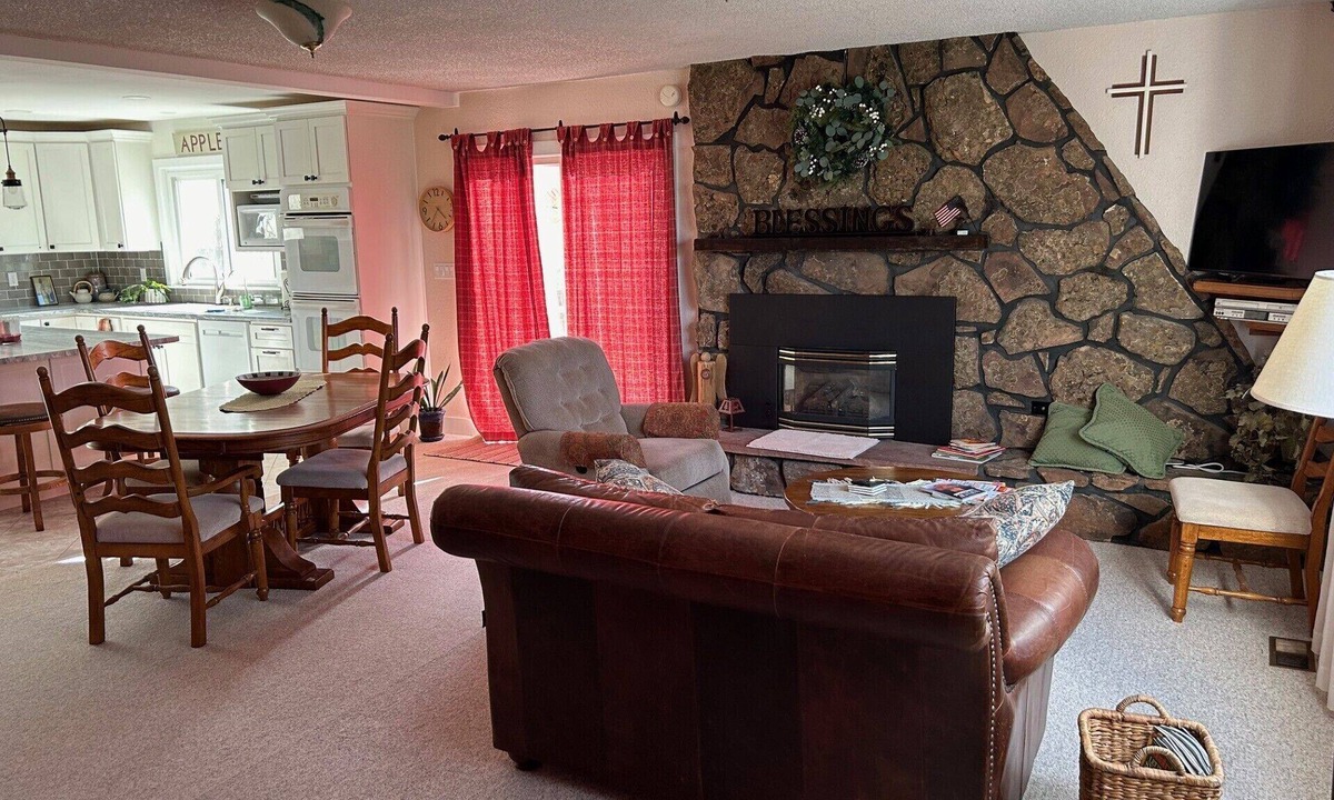 Wray House | Family FAB., spacious 2 story home with yard/patio for family activities