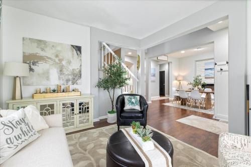 Bellevue House | Family-Friendly 4BR with King Beds and Game Room