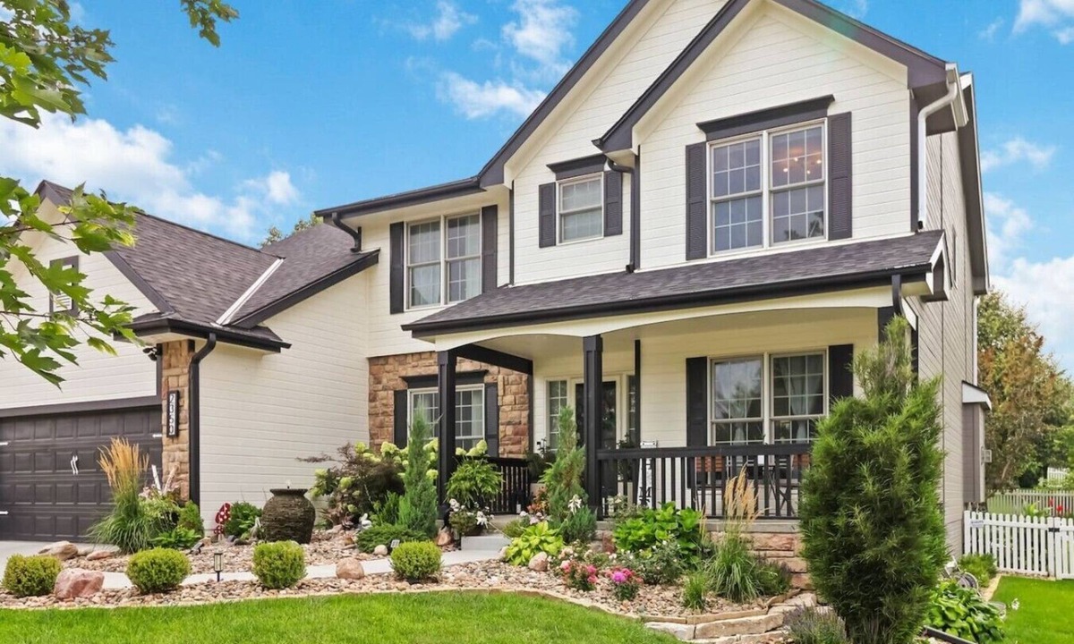 Papillion House | Family-Friendly 5BR Home w/Games & Massage Chair