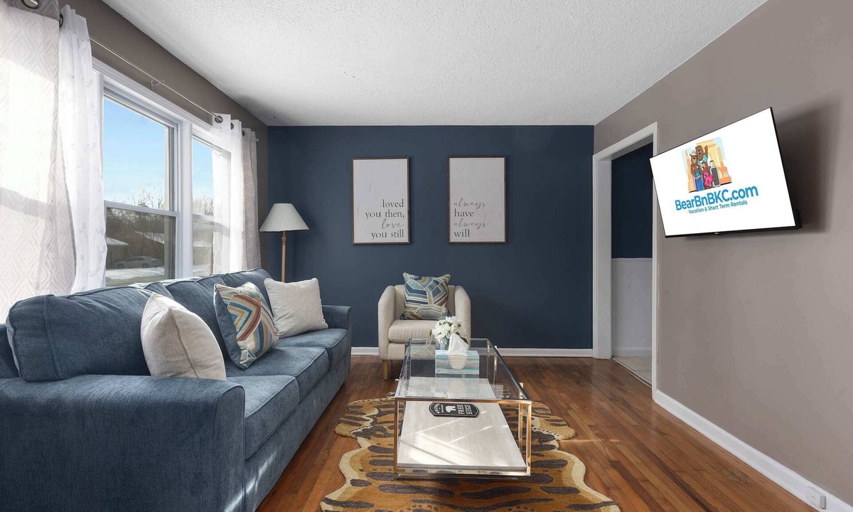 Olathe House | Family Friendly Home with King Beds and No Stairs