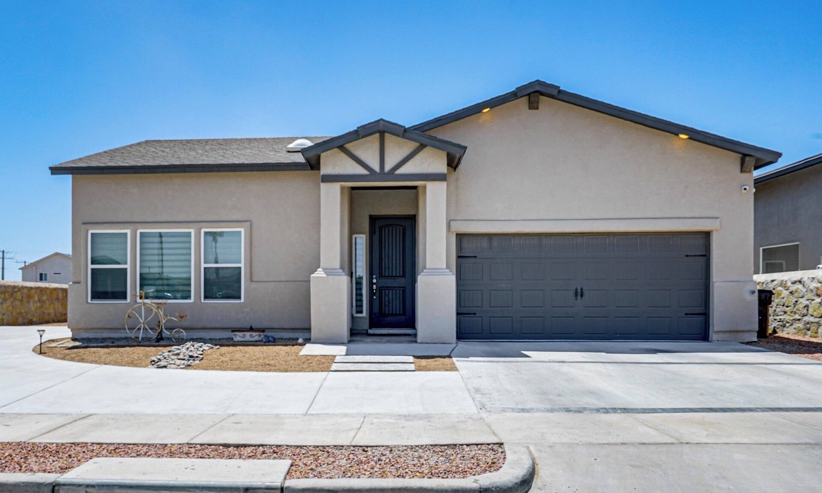 Santa Teresa House | Family Home w/Yard in El Paso Area, Pets Welcome!