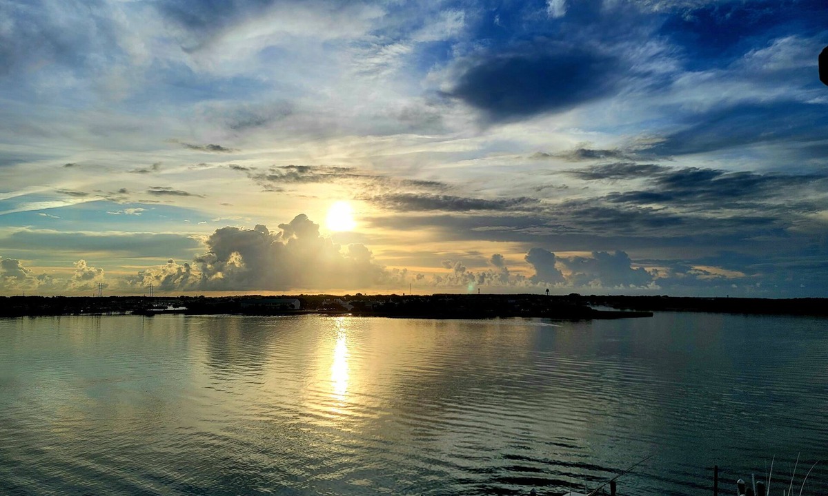 Morehead City Condo | Fantastic View! Pool, Jacuzzi, Gym, and Walk to the Beach!
