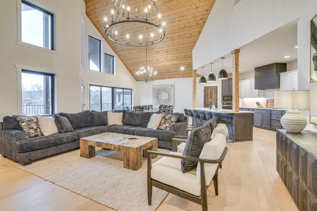 Indian Point House | Fireplace and Lake Access Waterfront Branson Escape