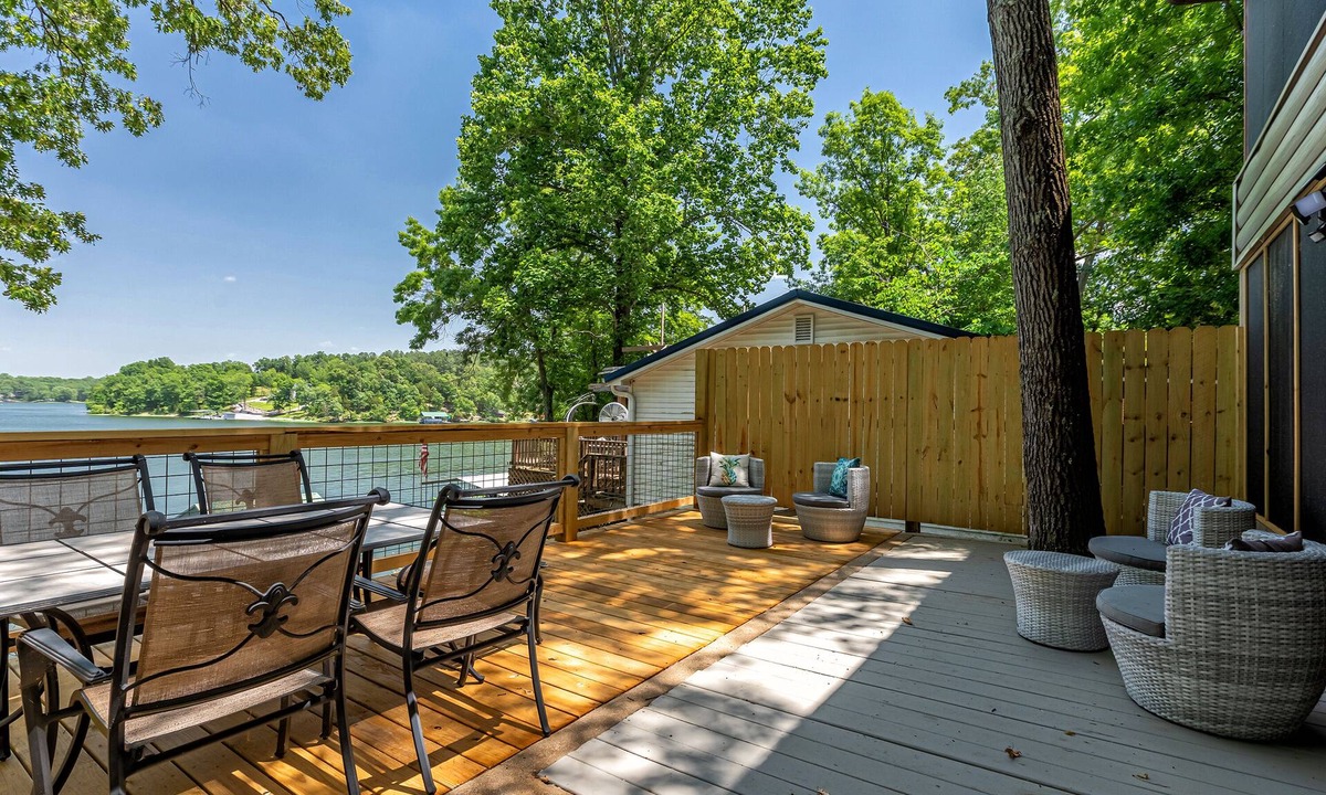 Goreville Cabin | French Country Cabin Dock & Screened Porch