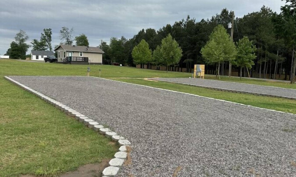Dardanelle RV Rental | Full-Hookups, Free Laundry, Pet Park, Near Mt. Nebo and Lake Dardanelle- Adventure Awaits!