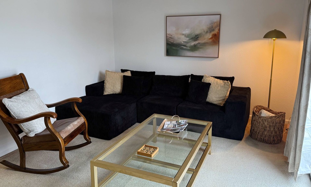 Sullivan Apartment | Fully furnished 2-bedroom apartment in Sullivan