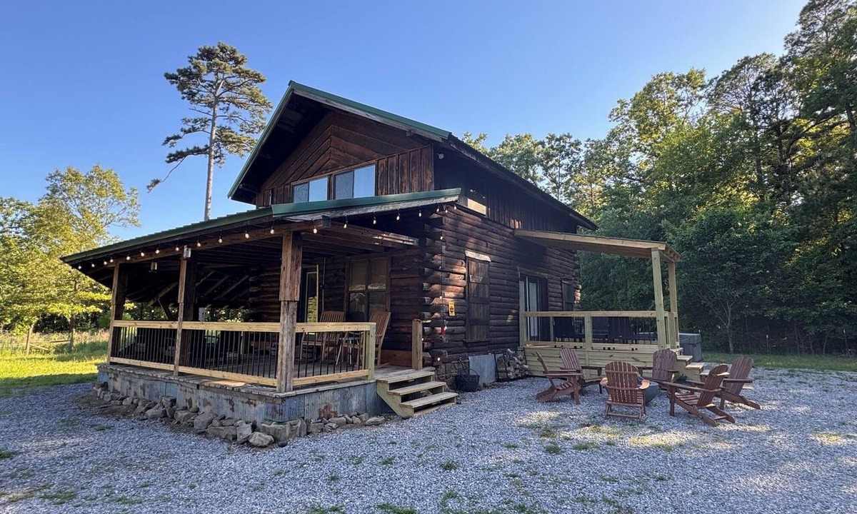 Lequire Cabin | FUN! Log Cabin Hot Tub & Game Room w Pool Table Pets OK 3BR/2BA Sleeps 10