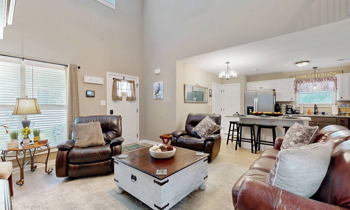 Clarksville House | Gateway to Fort Campbell! Home w/Furnished Deck