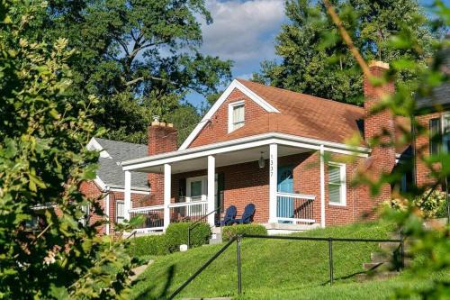 Germantown House | Germantown Gem 4BR Perfect for Groups & Family